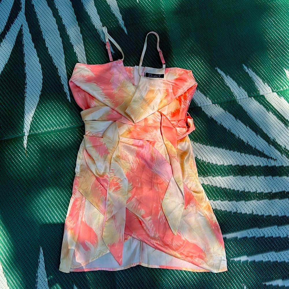 Brand: Simplee size: M Color: coral Material: 100% polyester